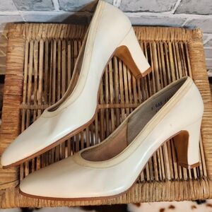 1950s Deliso Vintage Ivory Heels Neolite Soles Mid Century Modern